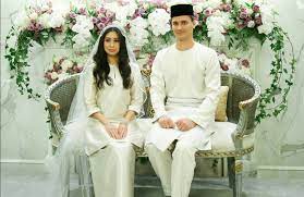 Memori indah tunku aminah sebelum kahwin.tunku aminah maimunah iskandariah binti sultan ibrahim ismail (diputerikan. Baju Perkahwinan Tunku Aminah Hasil Tenun Banduan Penjara Penor
