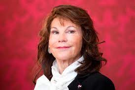 Juni 1949 in wien) ist eine österreichische juristin, verfassungsrichterin und politikerin. Wer Ist Brigitte Bierlein News At