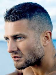 Kurze frisuren kann spaß machen, schlanke und einzigartig, und wird als eine klassische frisuren für männer. Haar Fur Militar Neue Frisuren Military Haircut Haircuts For Men Military Haircuts Men