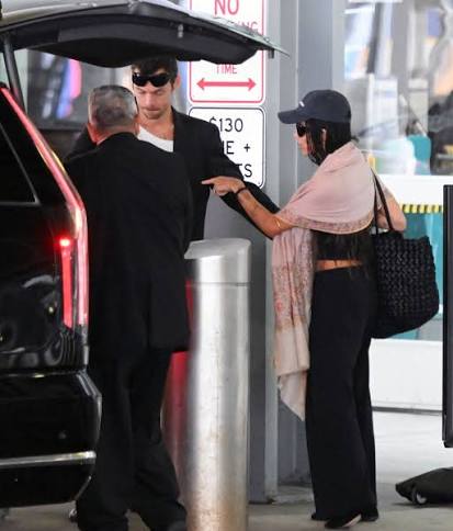 As @HarryStyles and @ZoëIsabellaKravitz landed in New York yesterday ahead  of Styles's 30-night residency at Madison Square Garden for his Together,  Together tour, the couple took different approaches to their travel outfits.