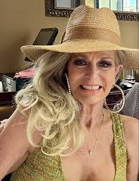 Obituary information for Linda Marra