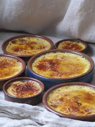 La Cuisine D Ici Et D Isca Oeufs Au Lait Facon Creme Catalane Creme Catalane Oeufs Au Lait Idee Recette