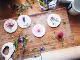 Den Sommer Konservieren Mit Bildern Basteln Mit Naturmaterialien Herbst Basteln Mit Naturmaterialien Sommer Fruhlingsdeko Basteln Mit Kindern