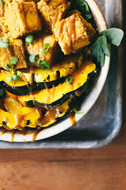 30 Minute Crispy Tofu And Squash Autumn Bowl Recipe Crispy Tofu Tofu Veggie Recipes