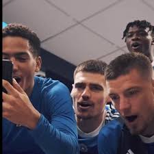 Nouveau Joueur Du Racing Club De Strasbourg Mere Journaliste Tf1