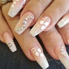 Diamond nail art looks gorgeous and one can actually play with various colors and designs when decorating her nails with these glamorous stones. Updated 45 Sparkling Nails With Diamonds August 2020