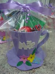 Nas escolas, uma tradição é que os alunos façam cartões e não se esqueça de ver até o fim do post, pois deixamos um vídeo com 15 passo a passos de lembrança escolar para o dia das mães, super. Blog Da Tia Carol Lembrancinhas Dia Das Maes Ideias Para O Dia Das Maes Artesanato Dia Das Maes Artesanato Com Espuma