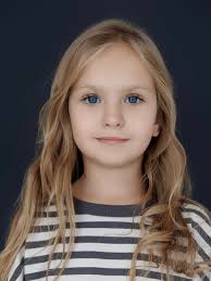 Когда я только начинала заниматься фотографией, 2014 год, я в декрете.  Училась несколько месяцев и зарегистрировать в группе в ВК для начинающих  фотографов. Да, мои первые работы были далеко не идеальными. Я