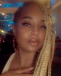 Debbie Paletta's Instagram, Twitter & Facebook