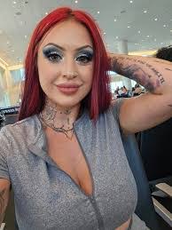 Vickie Wheeler's Instagram, Twitter & Facebook