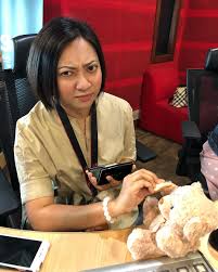 Listen free suria fm online station live stream from malaysia. Suria Fm Kesian Surayaborhan Ni Dia Dah Takda Geng Tyzoxander Dan Shieraijoy Pagi2 Di Gaya Suria Dia Makeupkan Teddy Bear Tu Haa Tolong Suraya Korang Suriafm Suriamalaysia Segalanyahiburan Facebook
