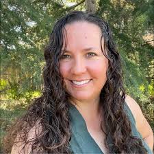 Hello I'm new to Plein Air and looking for a week or longer workshop. I  will travel for a fabulous course…. Any advice welcome Thank you