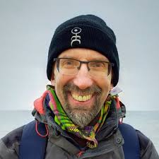 Daniel Thomas Freeman (@DanielThFreeman)