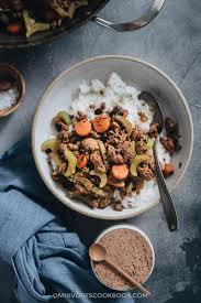 Ground Beef Stir Fry With Celery Omnivore S Cookbook A Quick Simple One Pot Beef Dish With O Ground Beef Stir Fry Beef Stir Fry Carrot And Celery Recipes
