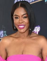 Golden Brooks's Instagram, Twitter & Facebook