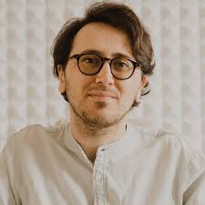 Hello ! I'm a classical guitarist and I'm looking for some advice from more  experienced luthiers 🙂 I have a really nice 2014 Brazilian concert guitar,  cedar top, made by a famous