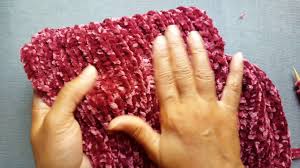 Yarnspirations has done it again with another super cute pattern that i had to get on my hook! Chenille Scarfs With Bernat Velvet A Knittycat S Knits Tutorial Youtube