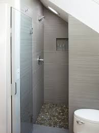 Memiliki kamar mandi yang indah adalah sesuatu yang diinginkan semua orang. Inspirasi Desain Kamar Mandi Dengan Shower Di Lahan Sempit Kumparan Com