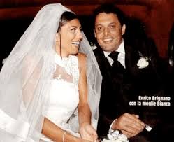 Dagli studi televisivi di domenica in, l'attore parlerà della sua vita privata, e la grande gioia per l'arrivo del suo secondo figlio insieme a sua moglie flora. Avete Mai Visto L Ex Moglie Di Enrico Brignano Chi C Era Prima Di Flora Foto