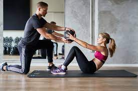 Daca nu arati ca un antrenor de fitness o sa ai o problema de credibilitate. CaÈi Bani CaÈtigÄ De Fapt Un Antrenor De Fitness In Romania In ComparaÈie Cu Sua Stiri Directe