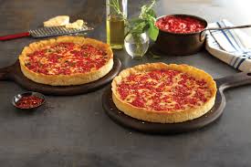 We are not associated with lou malnati's, although we hope to be someday! Amazon Com Two Lou Malnati S Deep Dish Pizzas 1 Cheese 1 Sausage Kitchen Dining