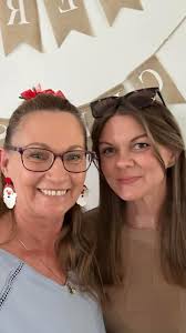 Is it at all possible for anyone to put me and my sister together in this  pic, I have the Xmas earrings