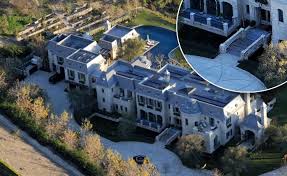31 Mansions Of Nfl Players You Won T Believe Tom Brady S Worldlifestyle Mansions Home Exterior Makeover Luxury Homes Dream Houses