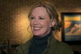 Kirsten Lynch's Instagram, Twitter & Facebook