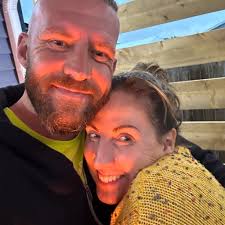 Hey all…. I recently lost my beloved soul Pup and am looking to see if  there is any recommendations of anyone local Who does this kind of tattoo  artwork before I head