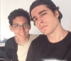 Danilo Carrera en familia: Conoce a sus guapísimos hermanos