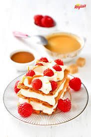 Mille Feuille Aux Crepes Dentelle Et Caramel Beurre Sale Regilait Recette En 2020 Desserts Printemps Alimentation Caramel