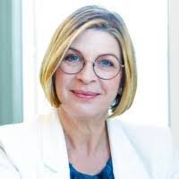 Stephanie Ellinger's Instagram, Twitter & Facebook