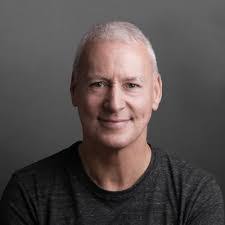 Scott Raeside's Instagram, Twitter & Facebook