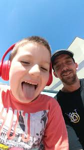 I'm looking for a Greg Walker he had a little sister Pam, they went to  Bridgeview Elementry also there mom and dad were Bud And Diane they lived 