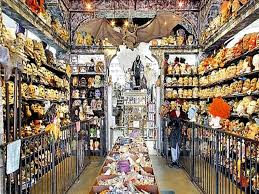 The 14 Best Halloween Costume Stores In Los Angeles Cool Halloween Costumes Halloween Costume Store Costume Stores