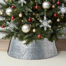 For this year's christmas tree skirt, opt for the rugged look. Tired Of Christmas Tree Skirts Try A Collar Instead Popsugar Home Uk