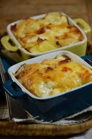 Mini Cocottes De Gratin De Pomme De Terre A La Tomme Recette Recette Recettes De Cuisine Gratin Pomme De Terre Gratin De Pommes