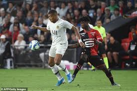 Eduardo camavinga (born 10 november 2002) is a french footballer who plays as a centre midfield for french club stade rennais fc. Eduardo Camavinga Hat Europas Grossten Clubs Nach Seiner Unterschrift Aber Wie Gut Ist Der 17 Jahrige Aktuelle Boulevard Nachrichten Und Fotogalerien Zu Stars Sternchen