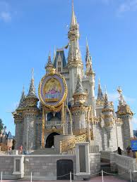 Cinderella S Castle Gloriously Decorated To Celebrate Disneyland S 50th Anniversary Entitled The Happ Disney World Magic Kingdom Disney Castle Disney Memories