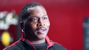 Training With my BIG BRO RODNEY SLY! AT the MITT MASTER CARDIO BOXING gym.  REST IN PEACE MY BROTHER.