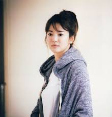 Descendants Of The Sun Photo Essay Scans Song Joong Ki S Kt Giga Lte Video Ads Song Hye Kyo Song Joong Ki Couples Songs