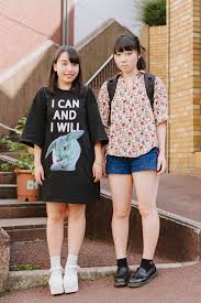 女子高生の最新ファッショントレンドをチェックモデル佐久間乃愛
