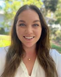 Amanda Carter's Instagram, Twitter & Facebook