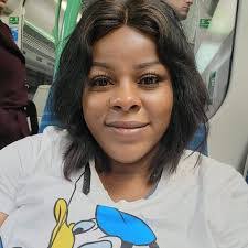 Jennifer Ede's Instagram, Twitter & Facebook