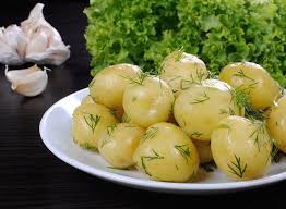 Tutti i consigli e le regole per fare patate lesse perfette e saporite da usare in tante ricette. La Dieta Delle Patate Donna Moderna