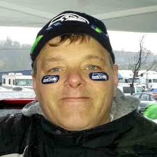 Aaron Tonning's Instagram, Twitter & Facebook