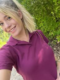 📍2 miles away 👱🏼‍♀️24 💍single (2) send a message Hi, I don't want to  bother you anymore but I really love your photos. 🫶🏼🫶🏼 I hope you see  this and we can talk🥰