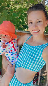 How Emmali Son Jump to The Pool