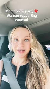 Whitney Muller's Instagram, Twitter & Facebook