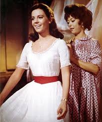 She Would Never Go Near That Dinghy Sister Says Natalie Wood S Fear Of Water Makes Wagner And Crewmates Tale Of How She Drowned Impossible Natalie Wood West Side Story Rita Moreno